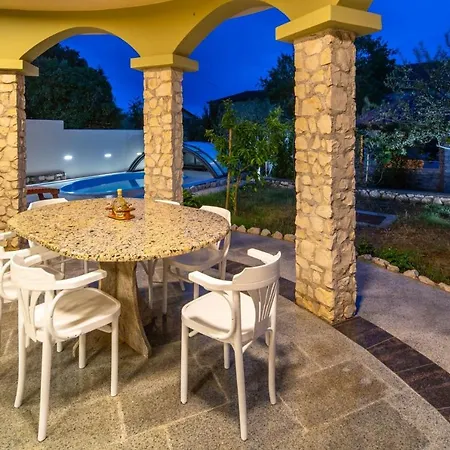 Charming Villa Rea 빌라 스베티필립아이자코브